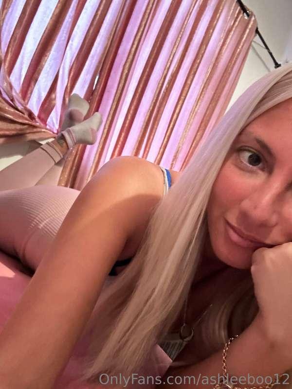 Just acting cute 🥰  Go unlock my videos to see my non cute s..