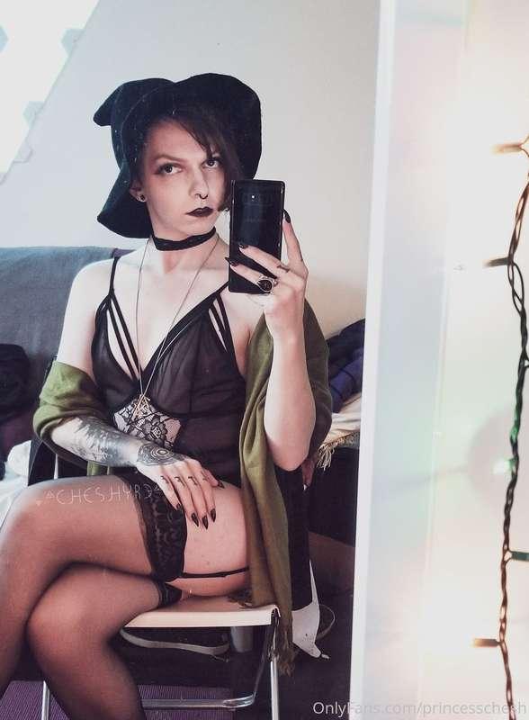 I can sit pretty when I want to ;P