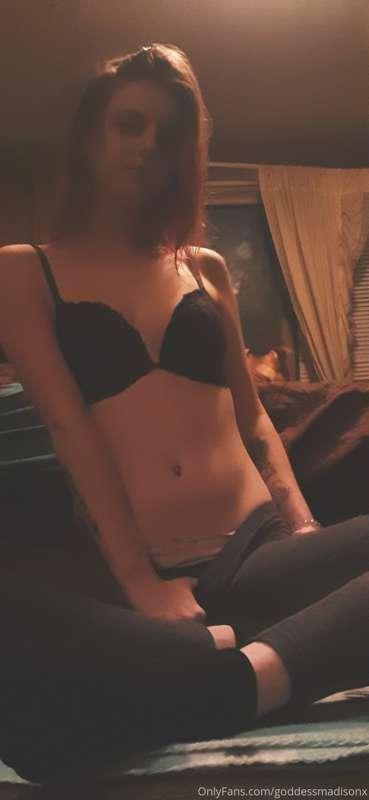 You know you want to taste this sweet delicious pussy