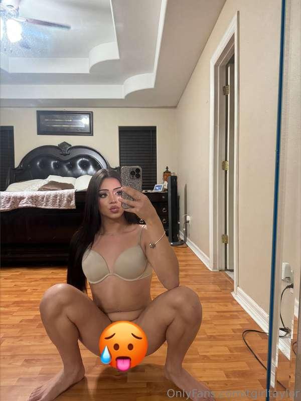this position definitely gets you hard, doesn’t it? 😏🔥