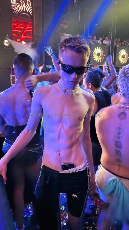 I can be different 😈  Today I am chav lad😎🍆 Do you like it? ..