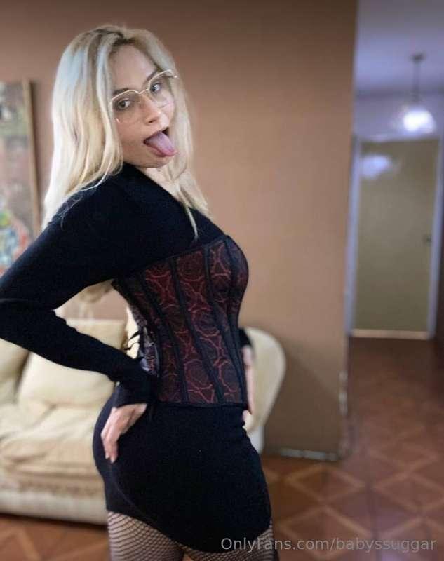  @TamaraLove  She prepared a special Christmas content just ..