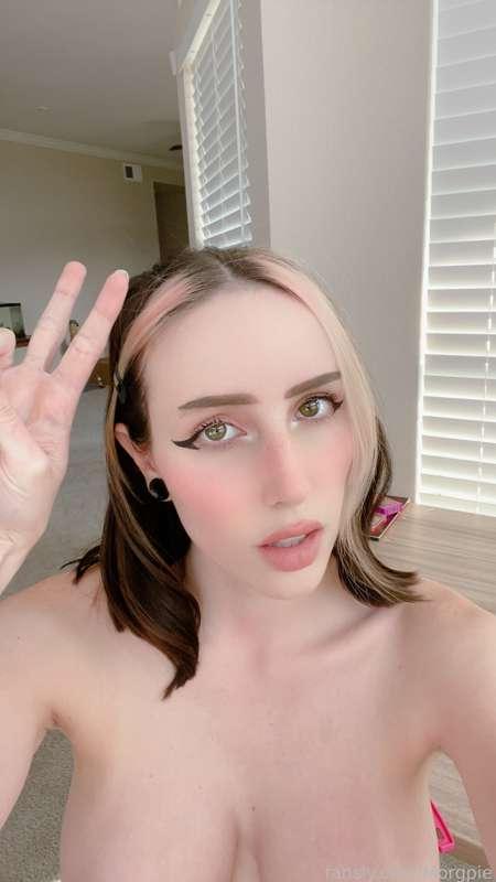Too spicy for insta ;s