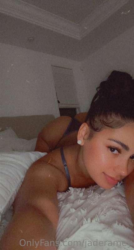 Waiting for you in bed daddy😇