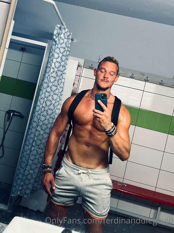 Discipline! And this weather makes me so horny 🍆🔥.