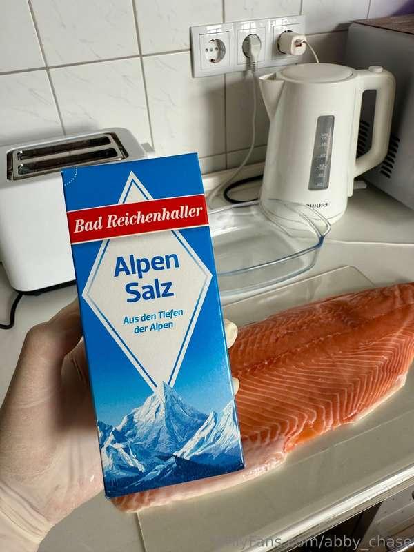 I love curing red fish at home 🐟✨ So simple: rub the fillet ..