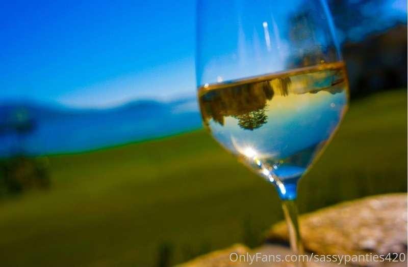 Its Thirsty Thursday which means my request line is open!😘