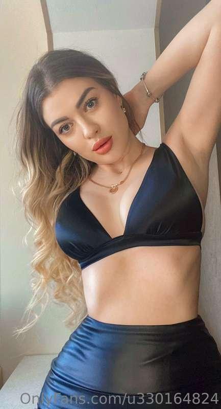 And here's my favorite color underwear😘 and again, adored sk..