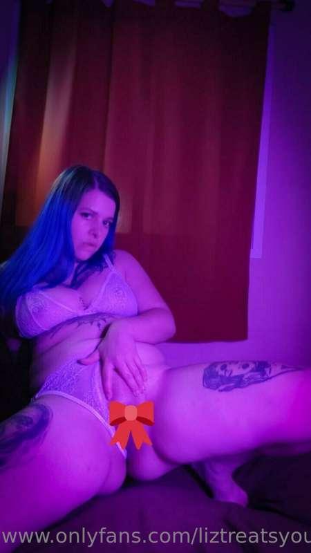 @lexxsky✨ＬＥＸＸＳＫＹ✨@lexxsky
Geeky slutty girl looking for some..