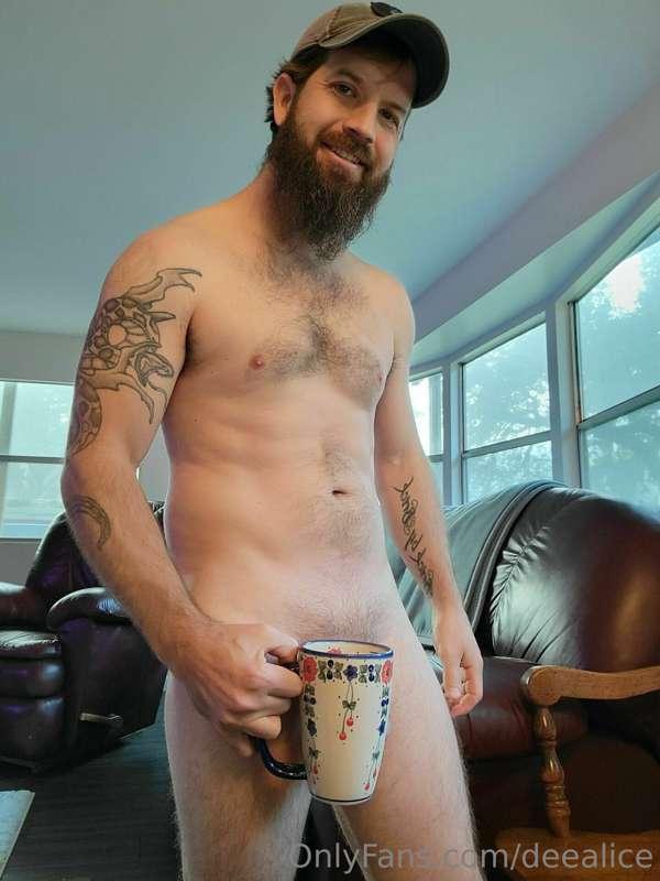 Go show this sexy man some love! 😍
@camper_couple @campercou..