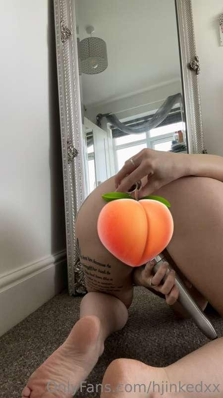 Starting naked for you ready to have some fun. Bending over ..