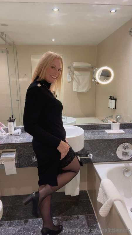 Evening fans been a busy day for this minx and despite a 4am..