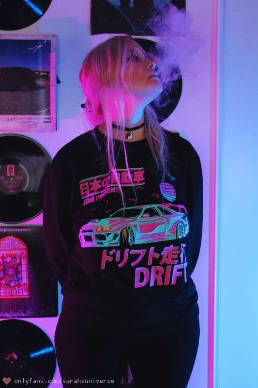 Ya'll remember the vaporwave trend? 
-here's me pretending I..