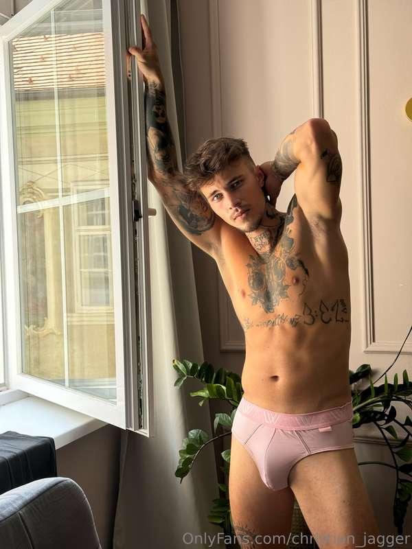 Open windows to let the neighbors know how much you like it ..