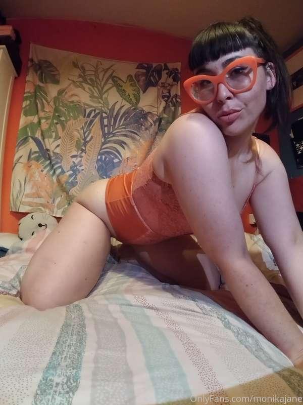 Wish me luck for my second night of camming!! Who would like..