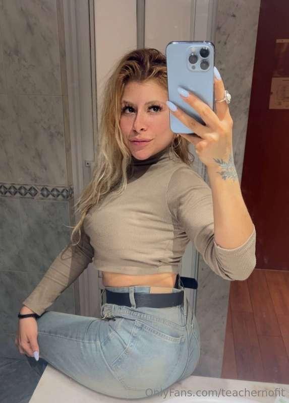 # @yoursensualblonde# @yoursensualblonde Latin blonde🇦🇷 what..