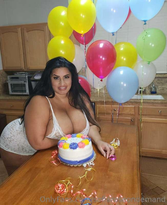I have this crazy birthday idea!!! I'm thinking of smashing ..