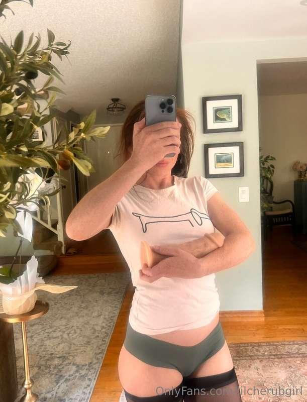 Lowkey been edging myself all day so I can film a wet and sl..