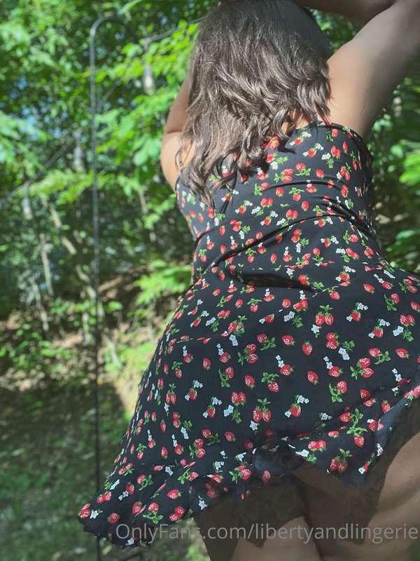 I’m in your favorite sundress, watching me get undressed ❤️🍓..