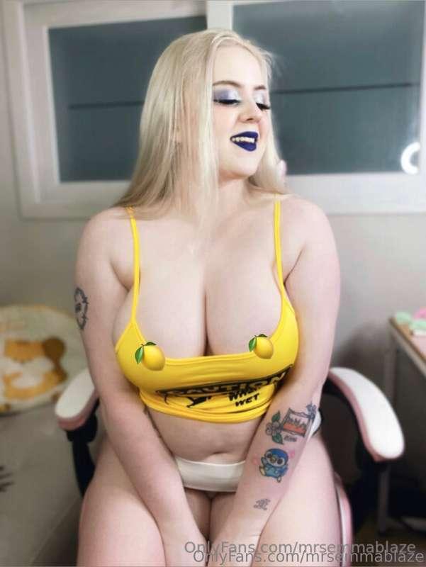 My juicy boobs and Ass!🍋🍋💦 and if you Unlock RIGHT NOW ill a..
