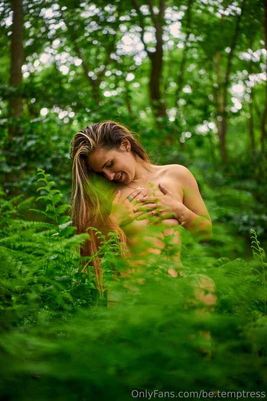 Want to see this whole shoot? Send me $40 😉 promise you won'..