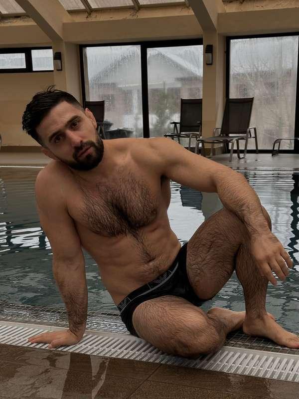 🐳