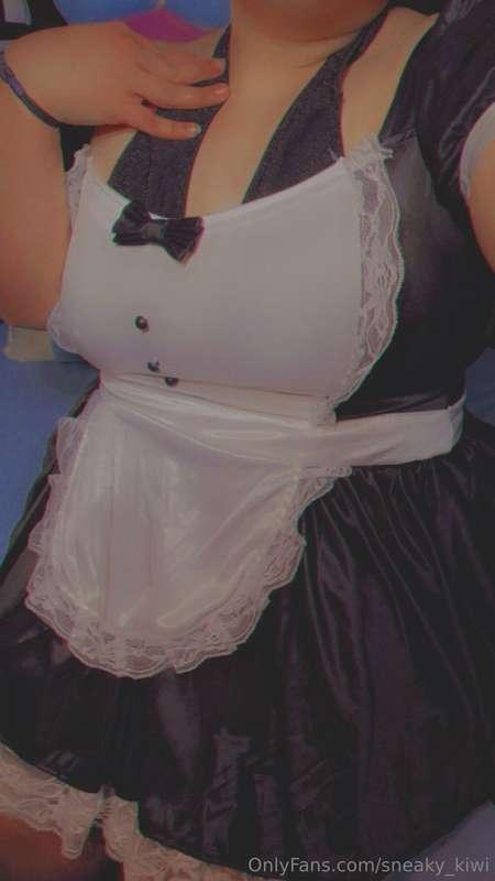 A little sneak peak of a very special maid set that I have d..