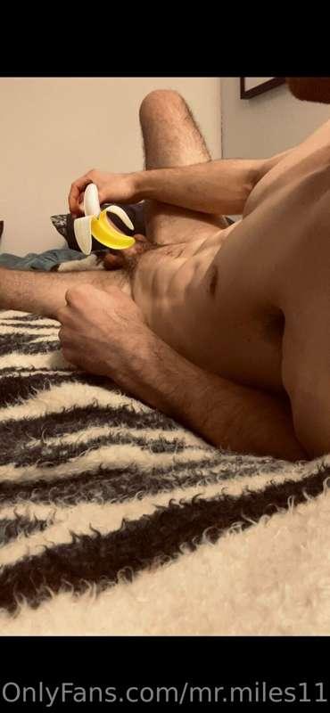 Talking dirty for you while I cum all over myself. 🙃