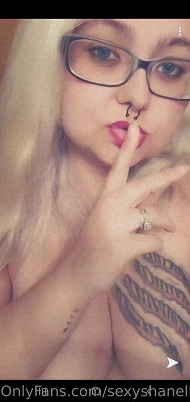 Shhhh keep these titties all to yourself 😈 I'll be your dirt..