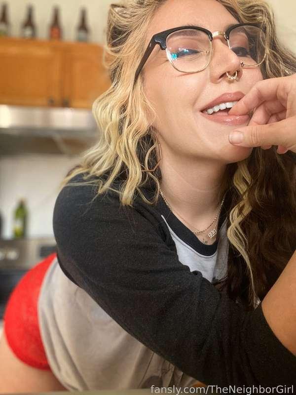 theneighborgirl image #2