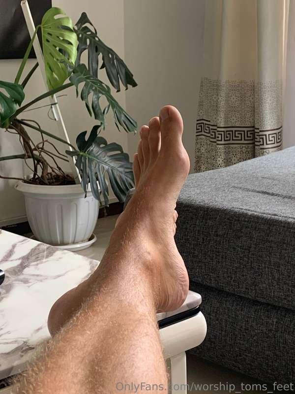 Kicking back and relaxing today. The only thing I’m missing ..