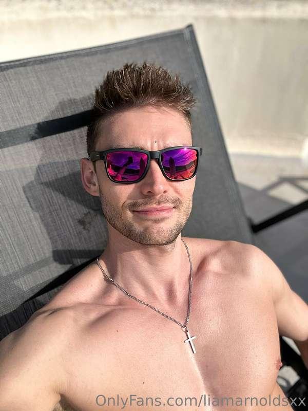 Sending sunny ☀️ positive vibes from Barcelona, Spain 🇪🇸  An..