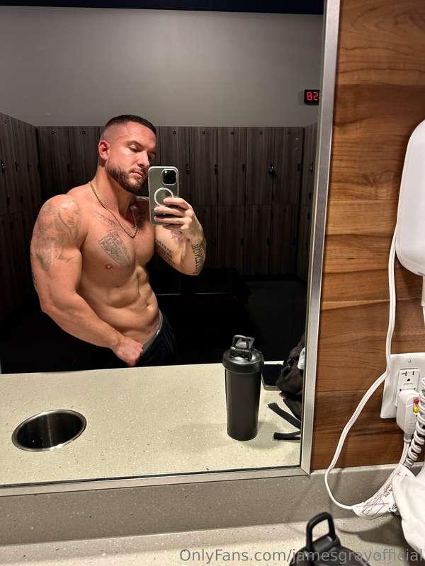 Getting lean for my birthday in 14 days🥵😈 Who is going to sp..