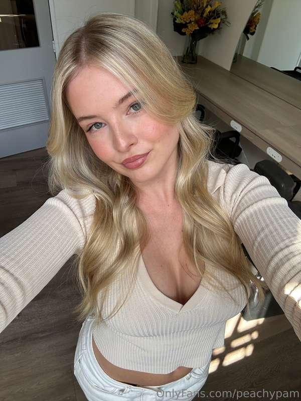 Now that I have your attention... DM me so we can have some ..