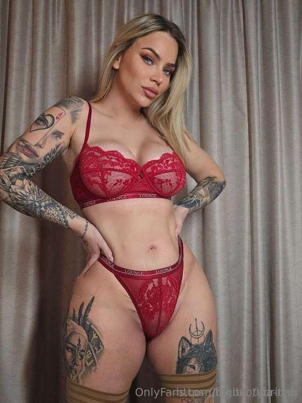 My Curviest Milf friend has some of the BEST content I've ev..