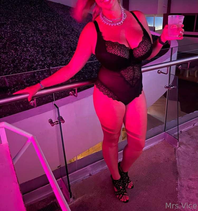 At the club 🍸