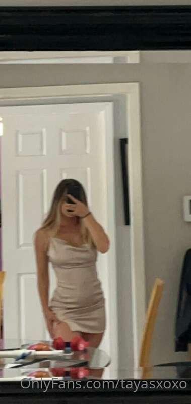 Tried a new sexy dress on today 😍