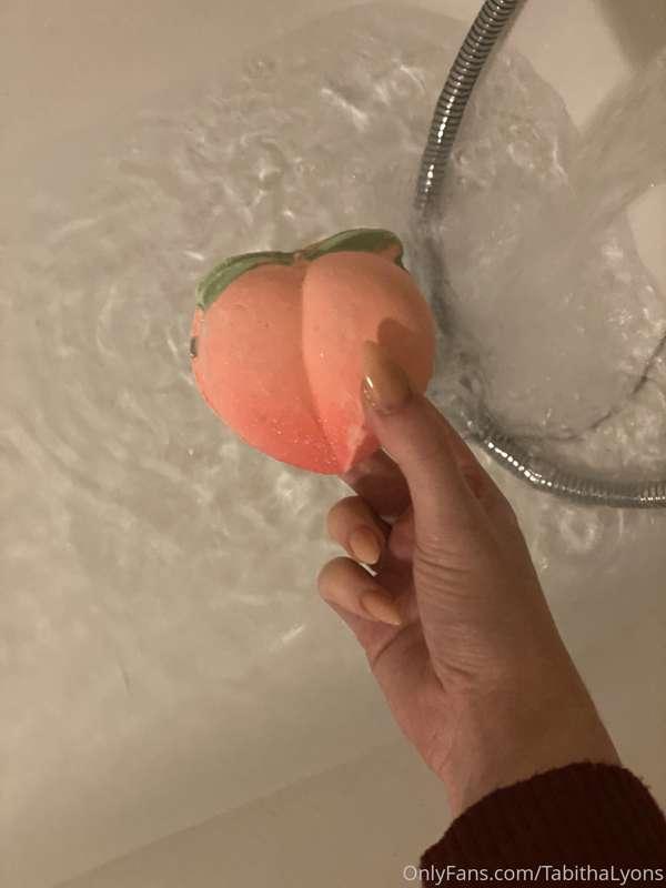 A little story of a big hump 🍑 Swipe for goodies! YES. FINEE..