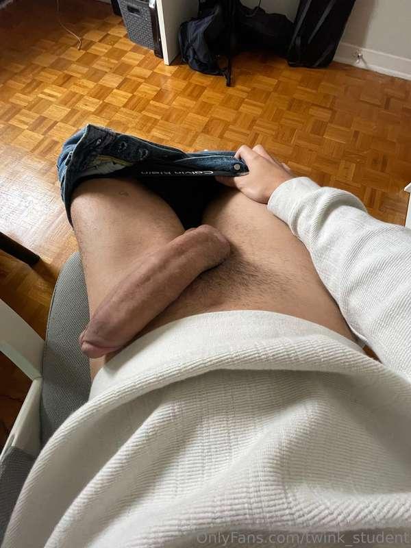 😈