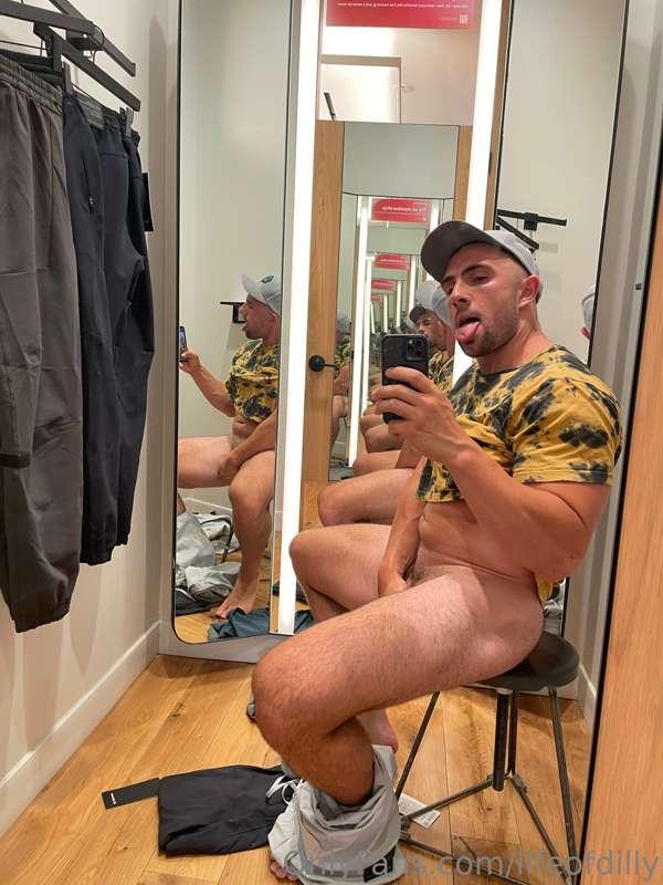 Dressing room vibes