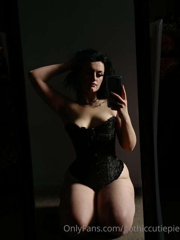 gothiccutiepie image #9