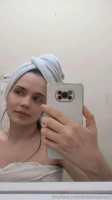 Acabo de hacer una travesura mientras me bañaba, no van a cr..