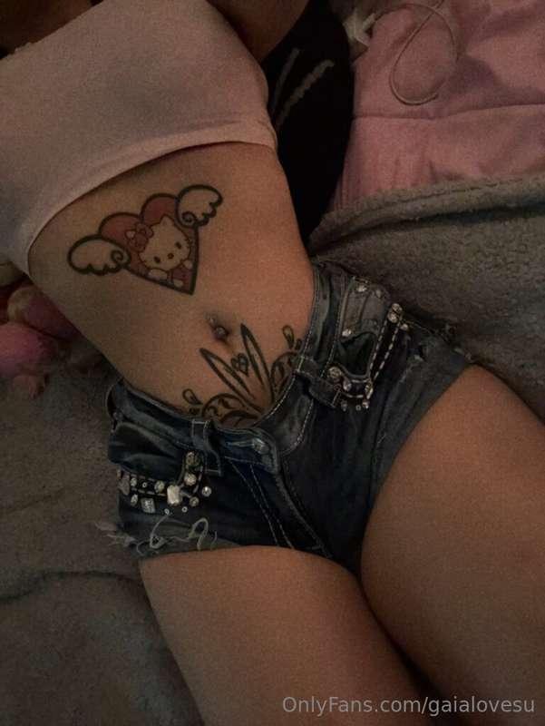Wanna see the rest of my tattoo?