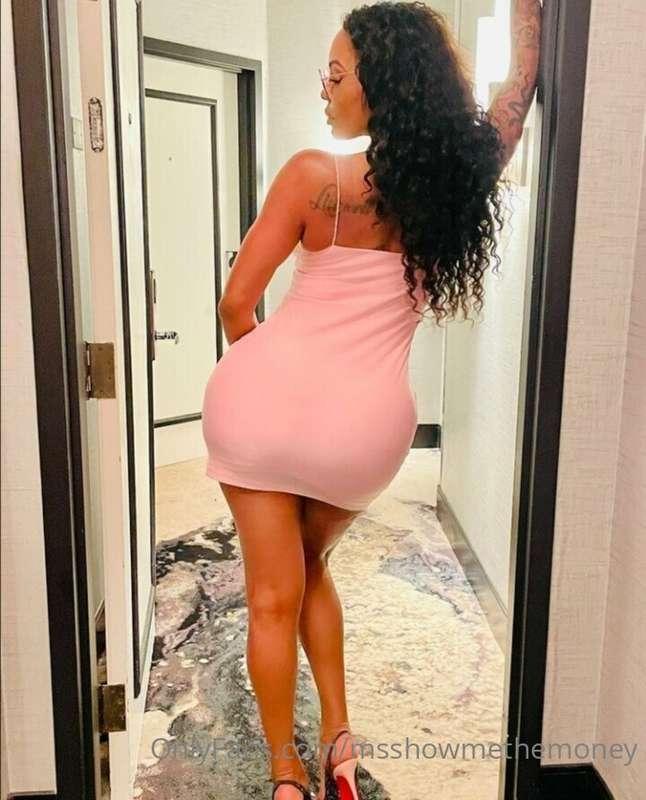 Sexy in pink😍🤤