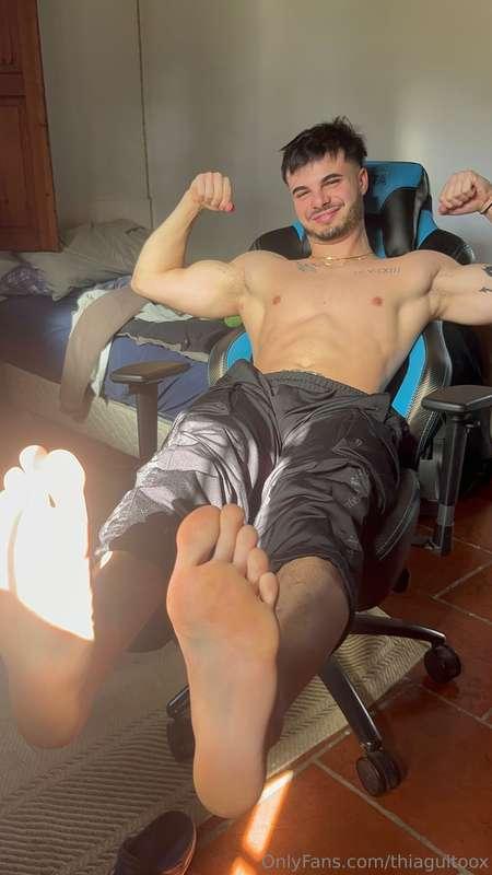 My whole body will be yours if you give me a like and write ..