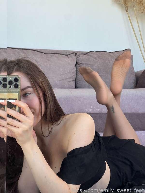 emily_sweet_feet image #1