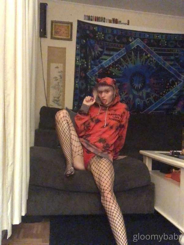 let’s smoke weed and fuck and then do literally nothing else..