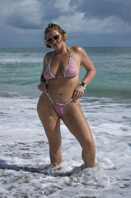 holliess1free image #5