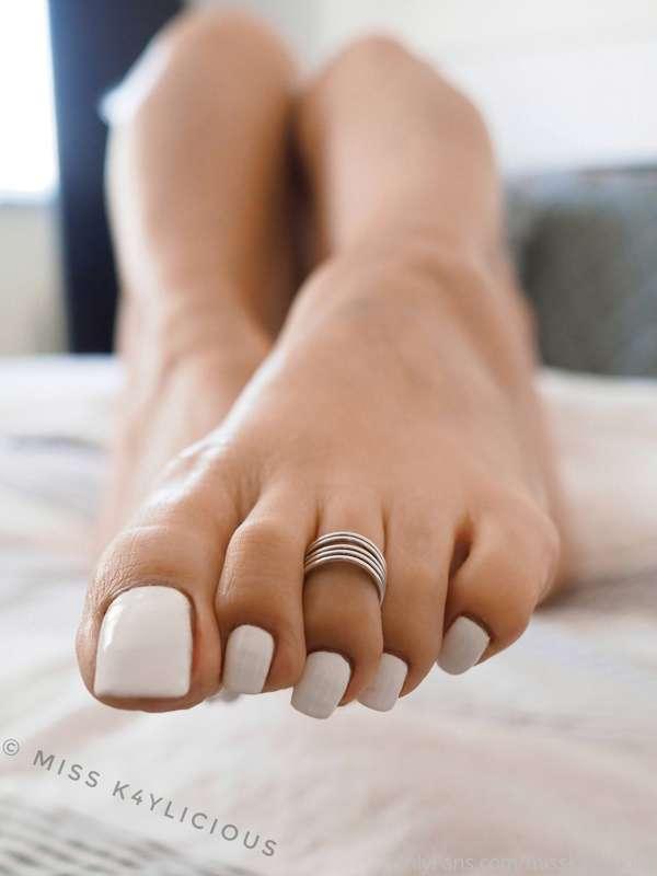 Can you now see why white is My favourite pedi? 🤤