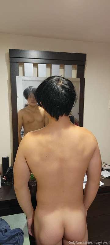 Never turn your back on your dreams ✨  

Anyways is my ass e..